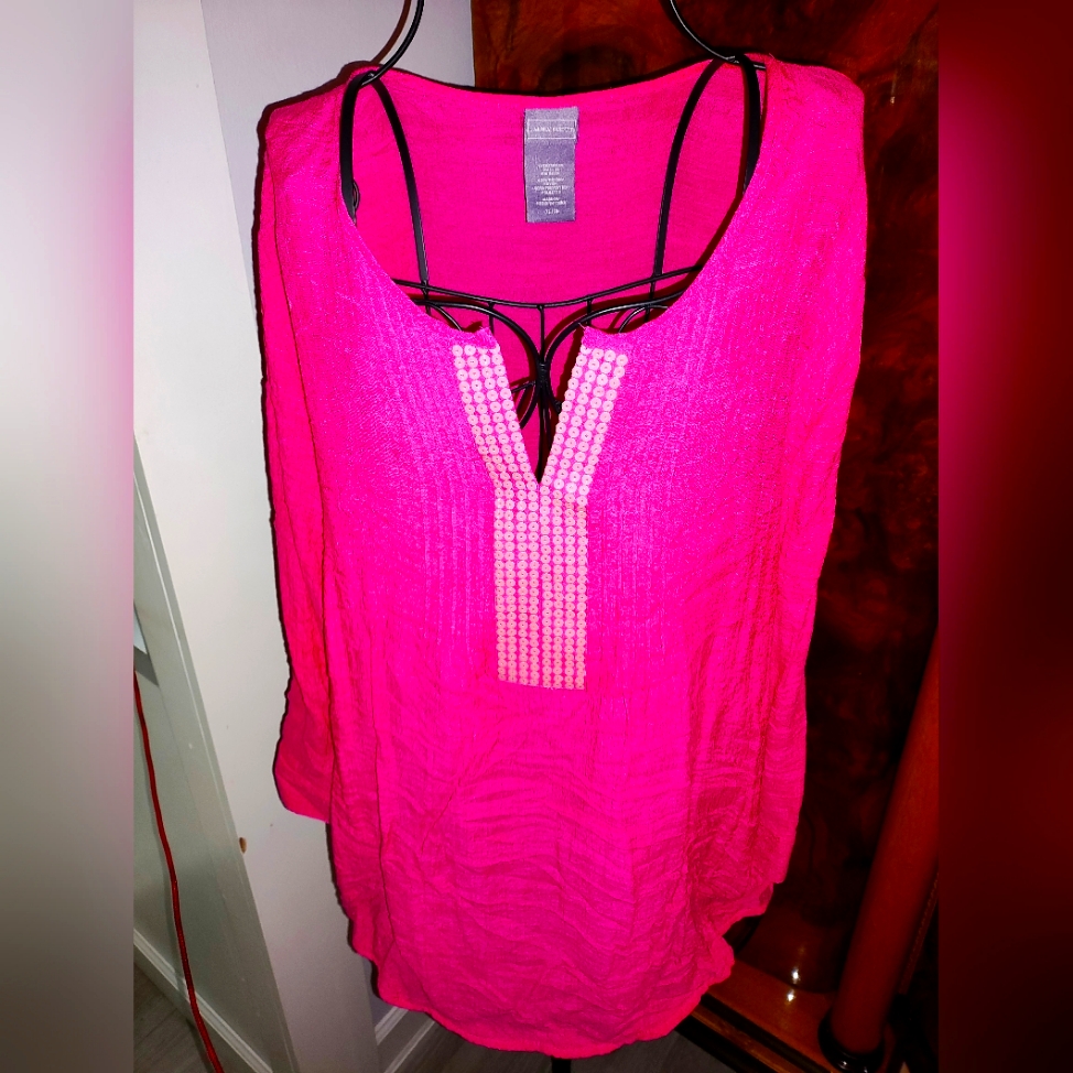 Stunning Brand New Laura Scott Top